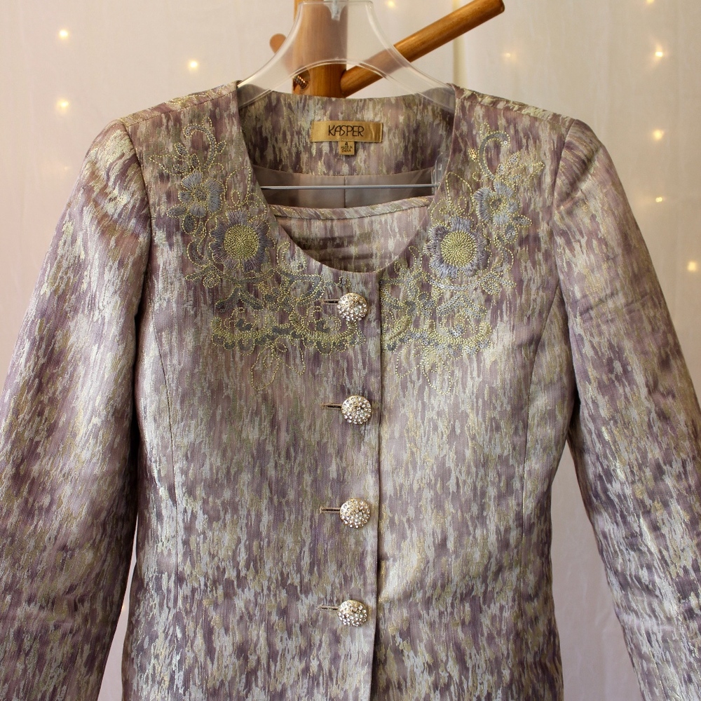 KASPER 4/4P Embellished Skirt Suit